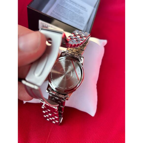 NEW in Box TFX Women’s Wrist Watch 36T115 Silver Bling - Picture 1 of 5